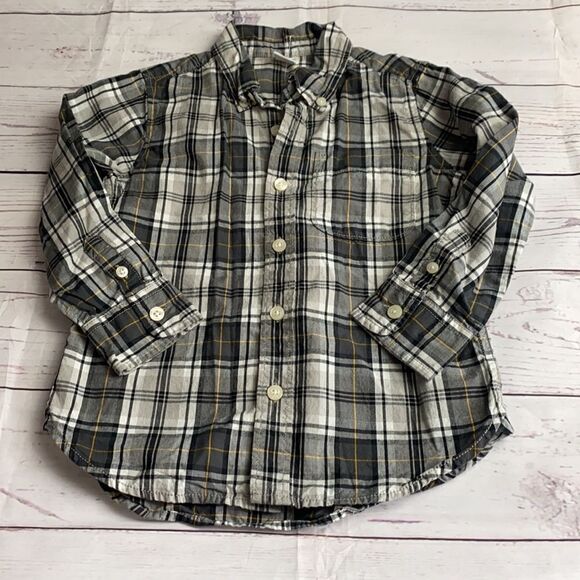 Boys Gap button down - Picture 2 of 5